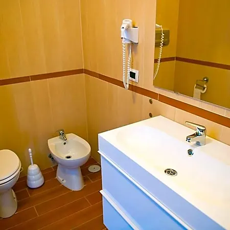 فندق مبيت وإفطار I Delfini 4*